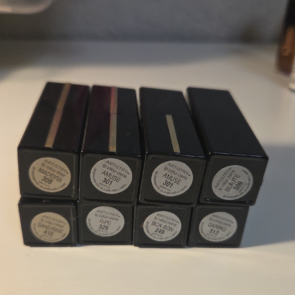 Artistry Lipstick Set in Neutral to Deep Shades Set 8